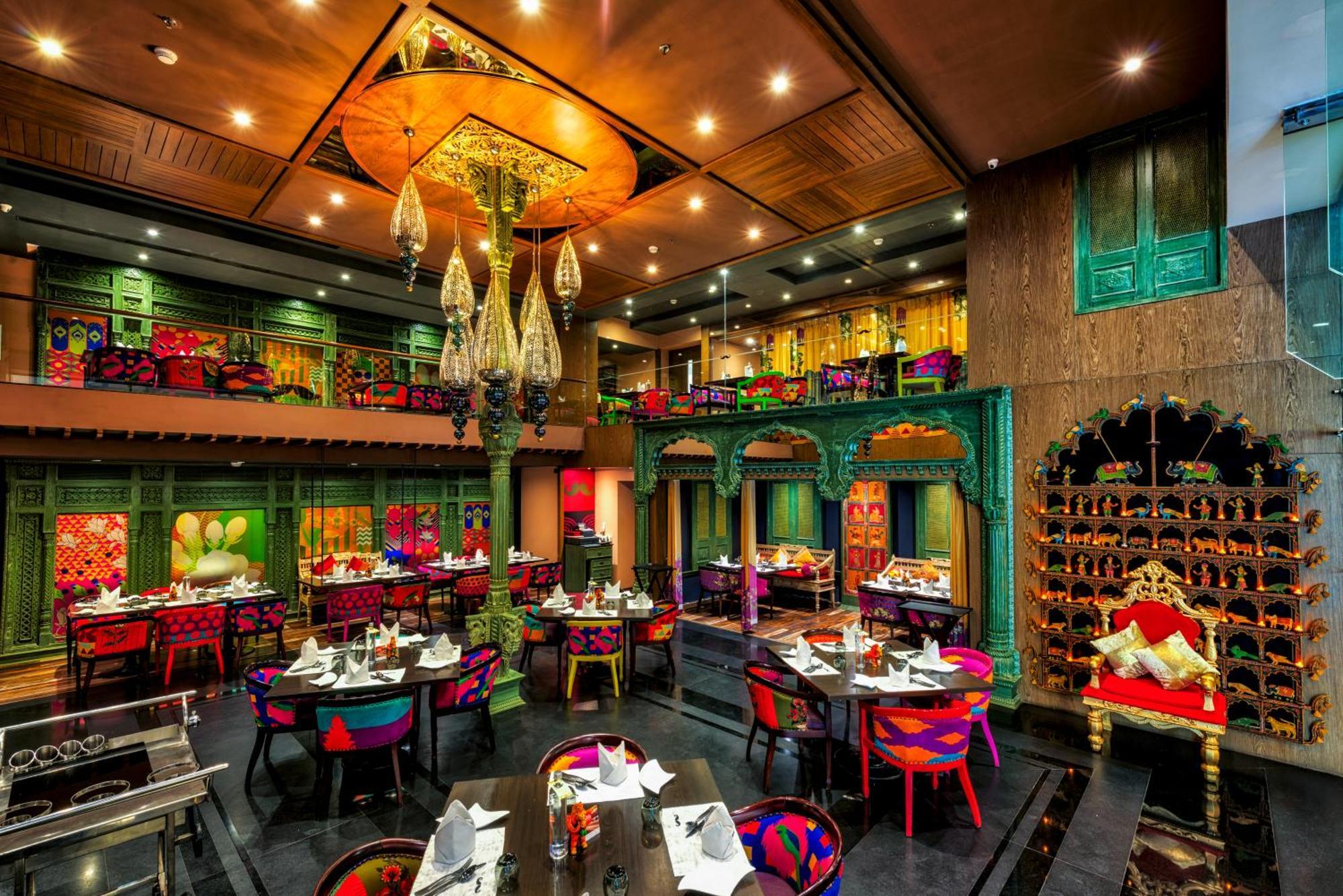 Grand Chennai By Grt Hotels Exterior foto Interior of the restaurant